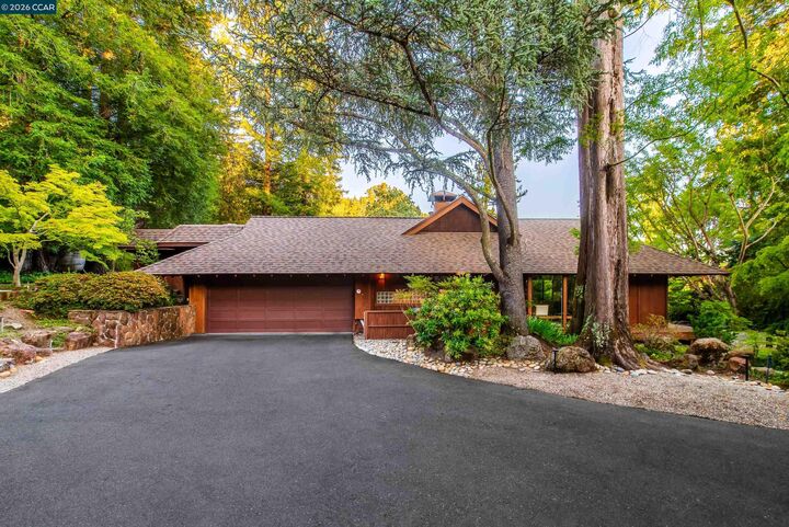 Property Photo: 1038 Pine Ln CA 94549