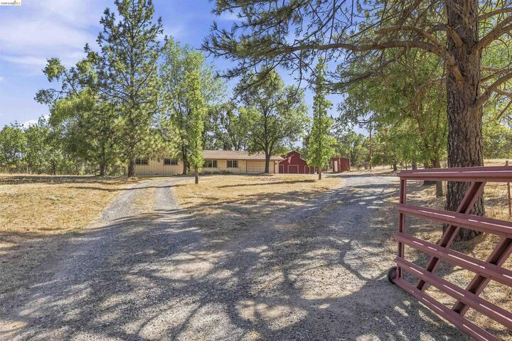 Property Photo: 14295 Tinnin Court CA 95370