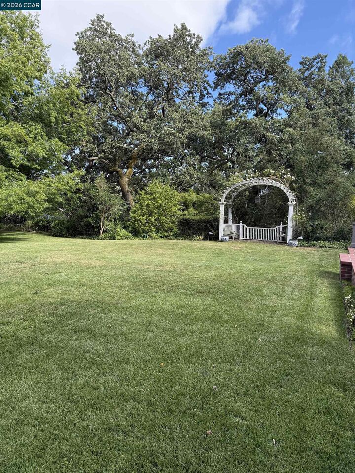 Property Photo:  7 Haciendas Rd  CA 94563 