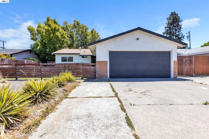Property Photo:  425 E Tabor Ave  CA 94533 