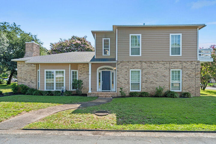 Property Photo:  895 Shalimar Court  FL 32579 