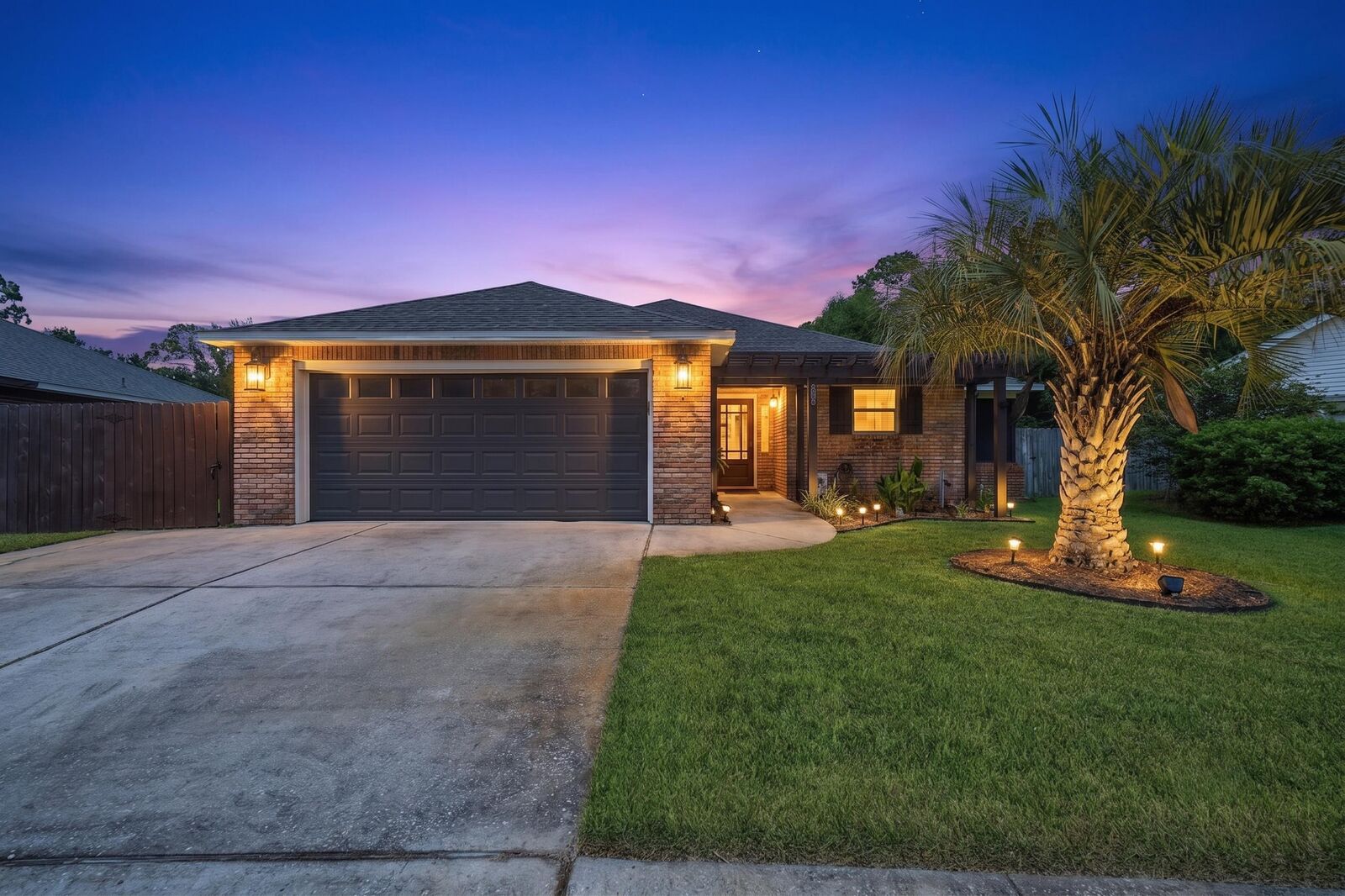 Property Photo: 3864 Mesa Road FL 32541