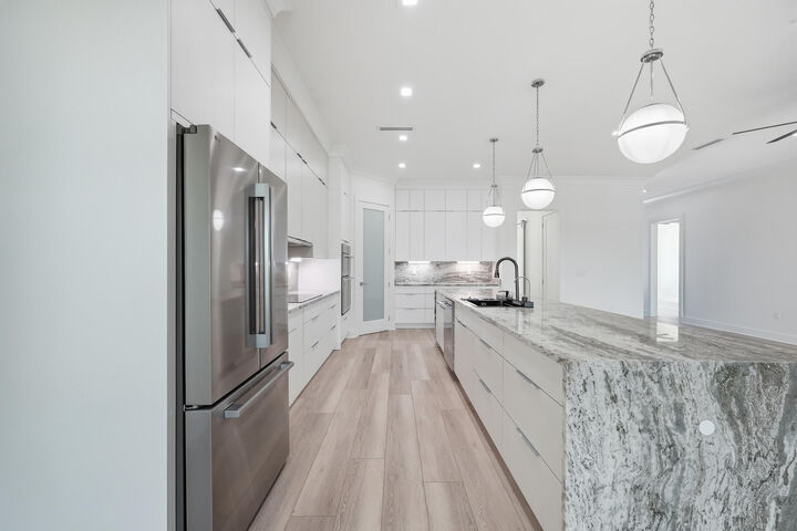 Property Photo: 8 NE Yacht Club Drive FL 32548