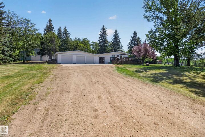 Property Photo:  51149 Rge Road 231 14  AB T8B 1K5 