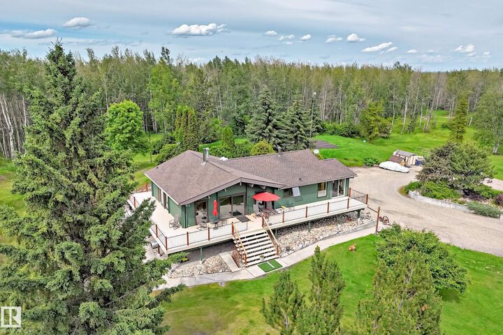 Property Photo: 52110 & 52112 Hghway 759 AB T0E 2H0