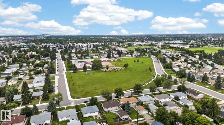 Property Photo:  8614 And 8616 128 Avenue NW  AB T5E 0G2 