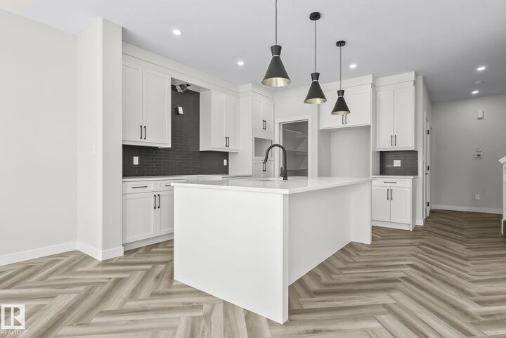 Property Photo:  208 Falcon Crescent  AB T0B 3M3 
