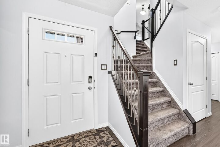 Property Photo: 1935 Davidson Wynd SW AB T6W 3J4