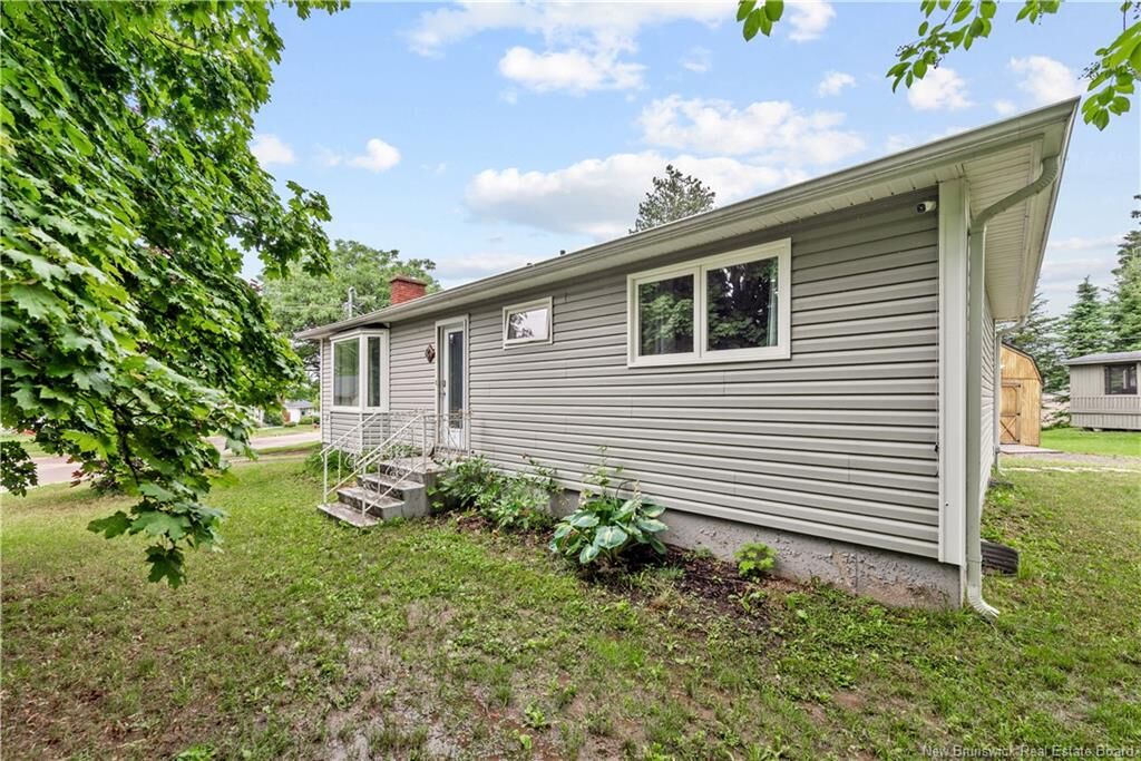 Property Photo:  3 Downsview Avenue  NB E1A 4C4 