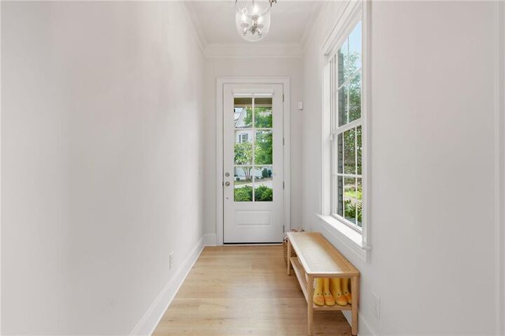 Property Photo: 3948 Cliffmont Circle GA 30068