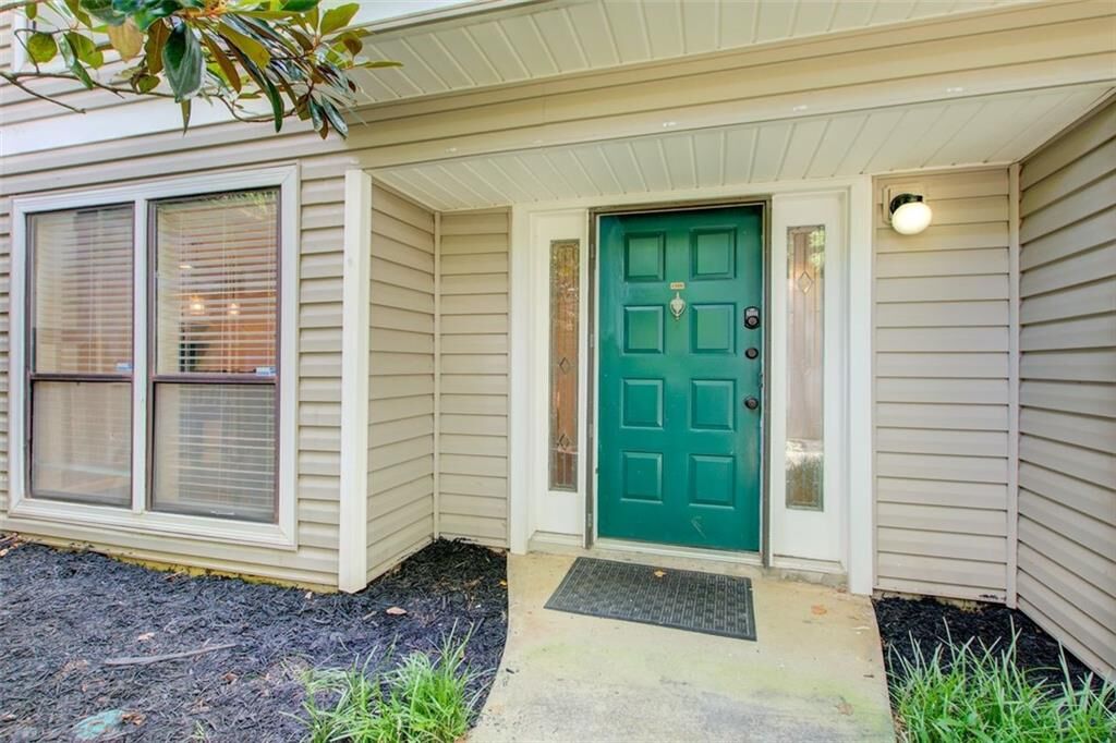 Property Photo: 1306 Wynnes Ridge Circle SE GA 30067