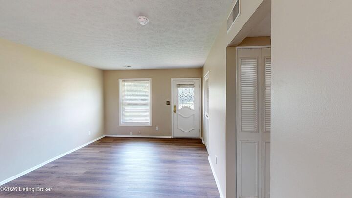 Property Photo:  9907 Robsion Rd  KY 40299 