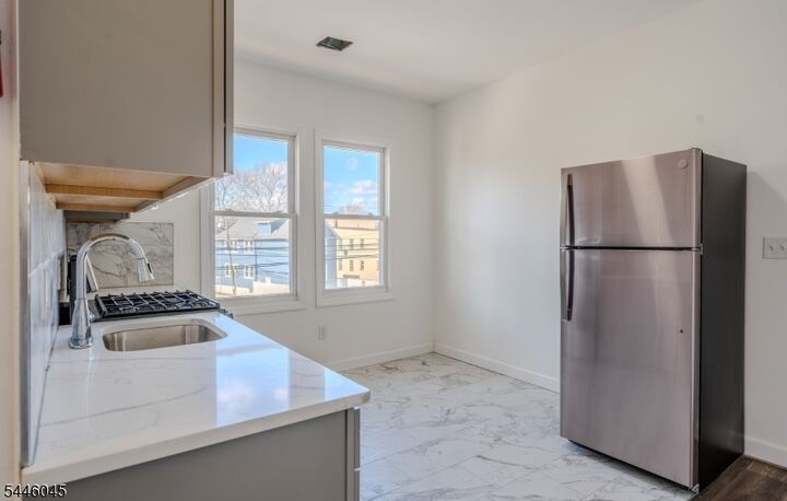 Property Photo: 86 Abinger Pl 2R NJ 07106