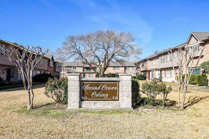 Property Photo: 7136 Crownwest Street 7136 TX 77072