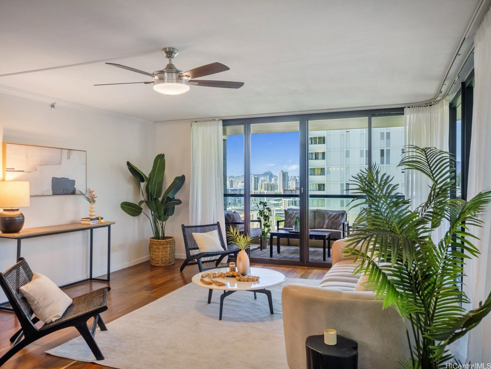 Property Photo:  1015 Wilder Avenue 305  HI 96822 