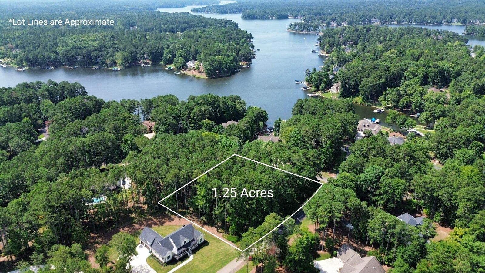 Property Photo:  2001 Pine Valley Court  GA 30642 
