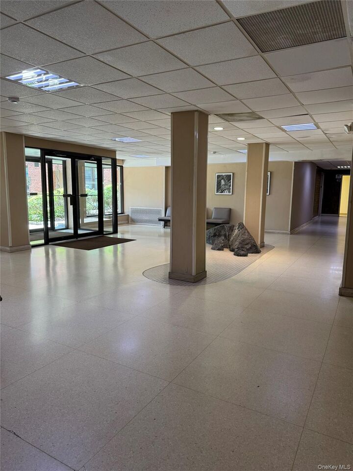 Property Photo:  11 Lake Street 7A  NY 10603 