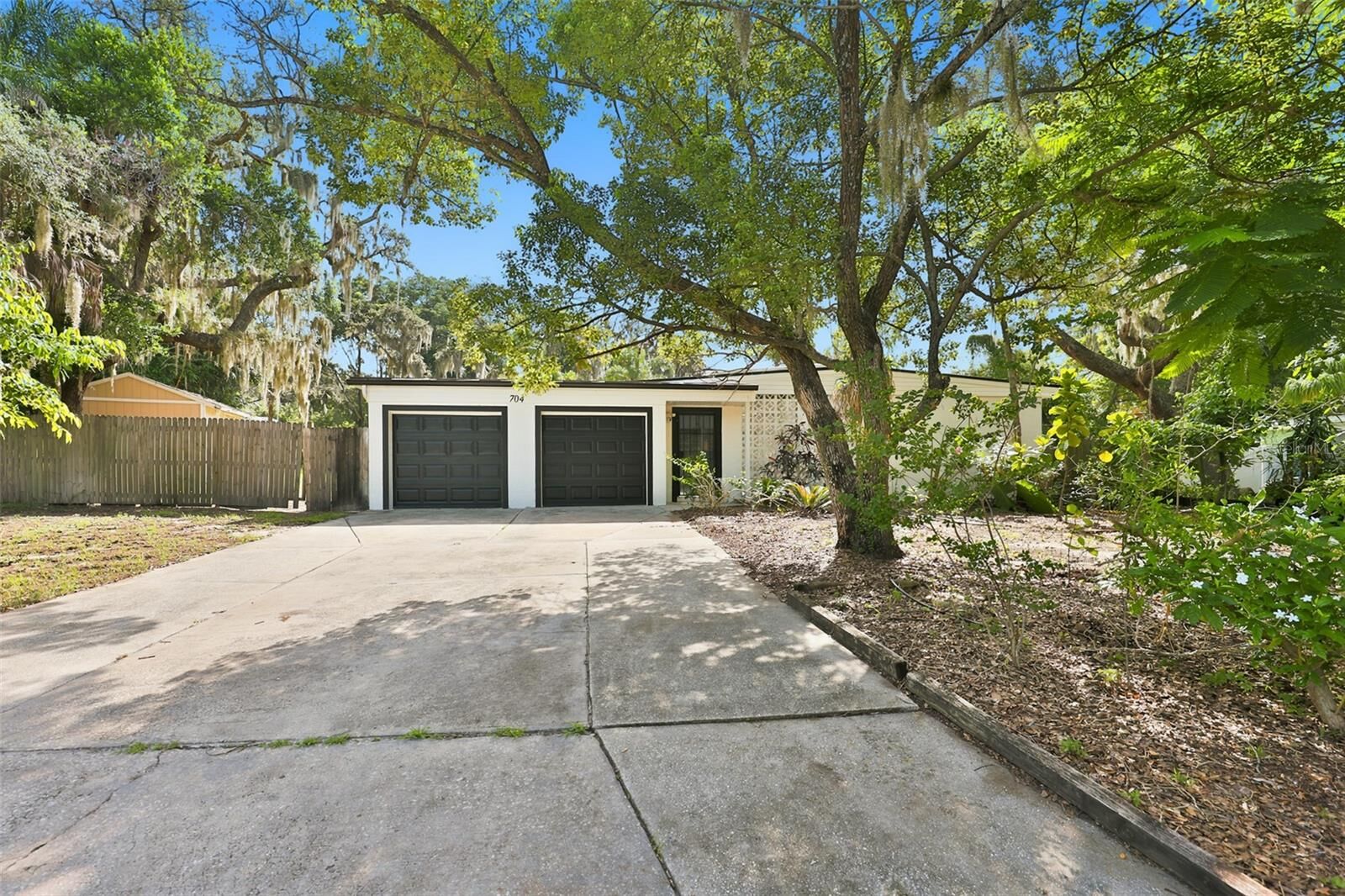 Property Photo: 704 E River Drive FL 33617