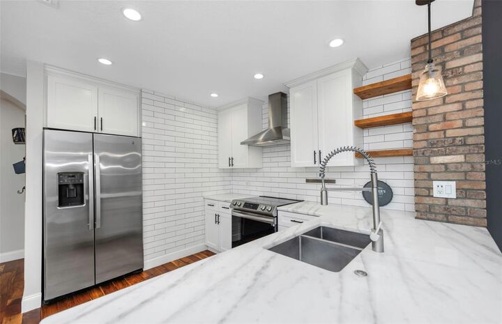 Property Photo:  1704 Split Fork Drive  FL 34677 