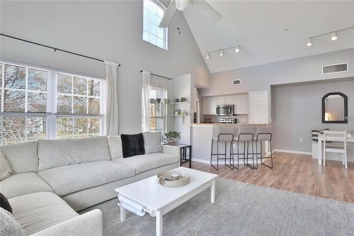 Property Photo:  5570 Rosehill Road 204  FL 34233 