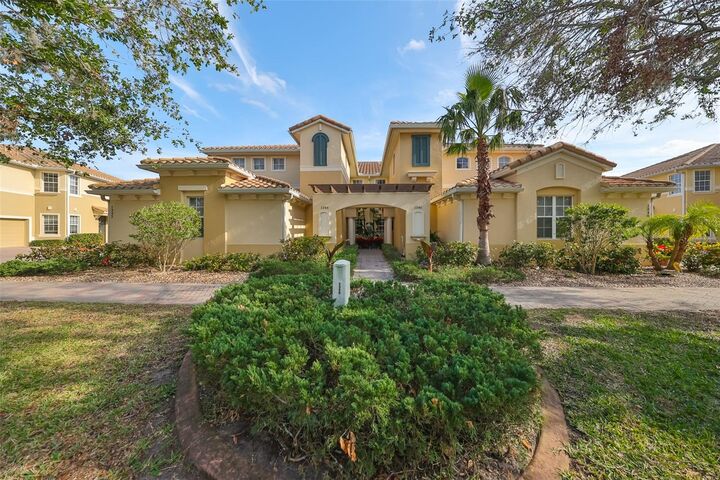 Property Photo:  1348 Emerald Dunes Drive  FL 33573 