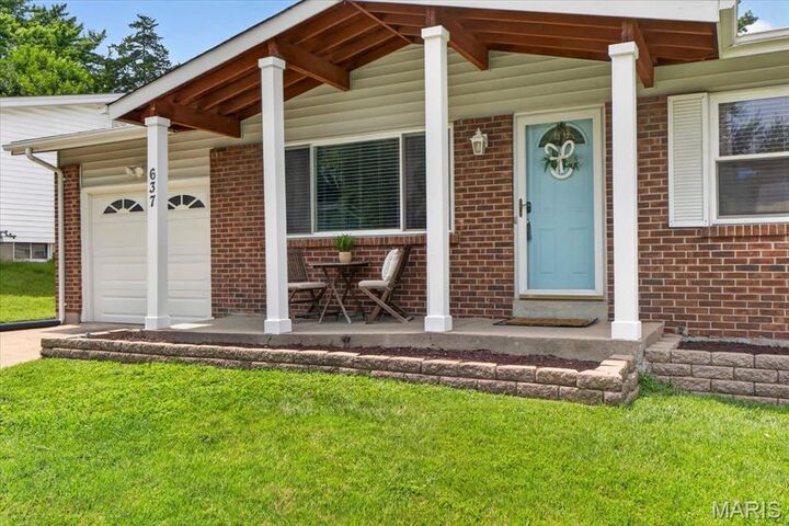 Property Photo: 637 S Pam Avenue MO 63301