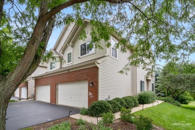 Property Photo:  324 Abington Woods Drive 324  IL 60502 