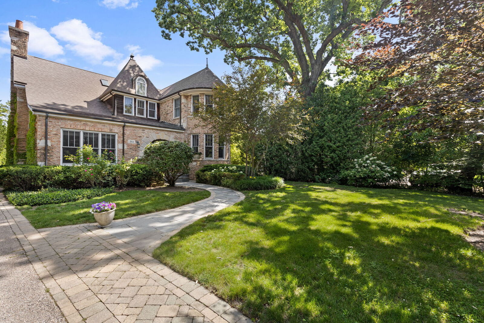 Property Photo:  241 Walden Drive  IL 60022 