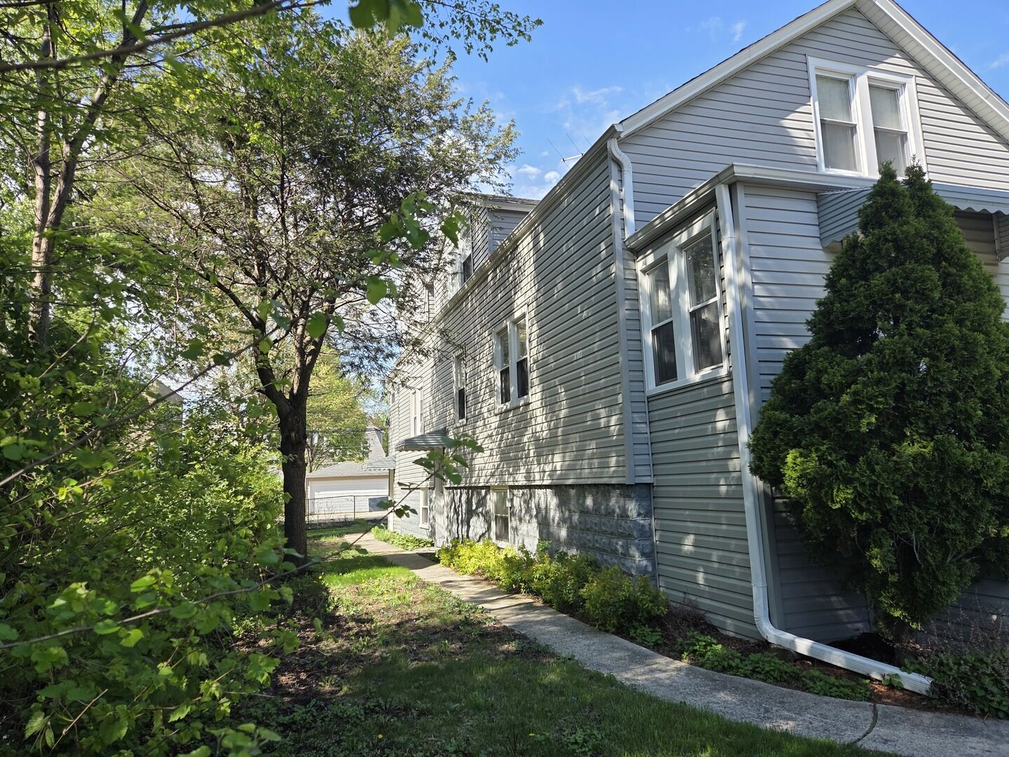 Property Photo: 5484 W Gettysburg Street IL 60630