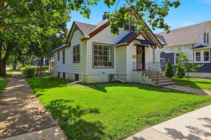 Property Photo: 312 S Blaine Avenue IL 60915