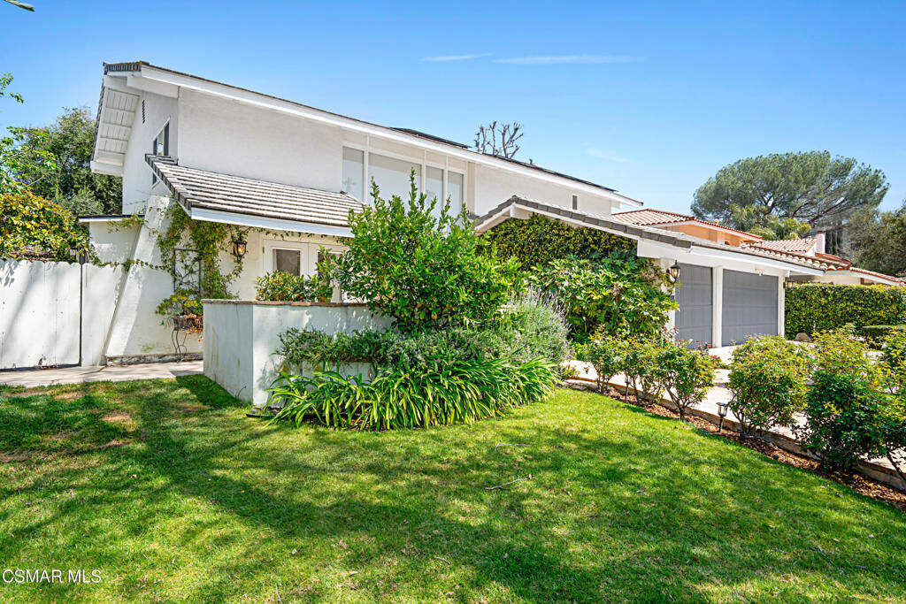 Property Photo: 1574 Devonshire Avenue CA 91361