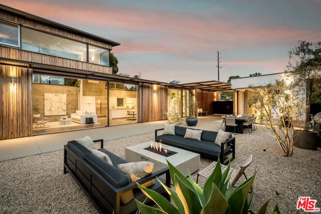 Property Photo: 1347 Palms Boulevard CA 90291