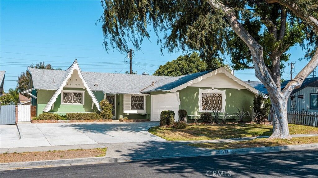 Property Photo:  713 Moonbeam  CA 92870 