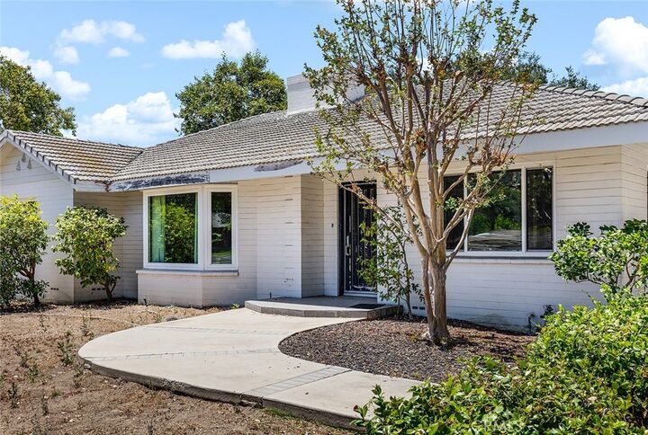 Property Photo:  1845 Alta Oaks Drive  CA 91006 