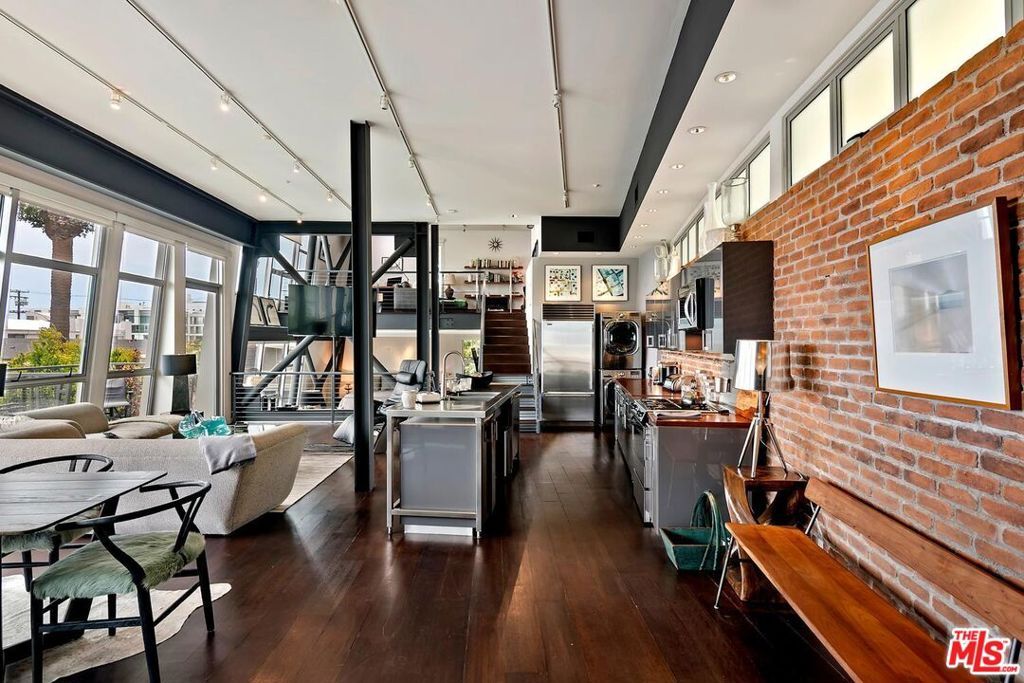 Property Photo: 1513 9th Street 3 CA 90401