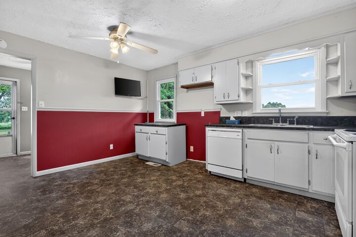 Property Photo: 1201 Earl Ave TN 37166