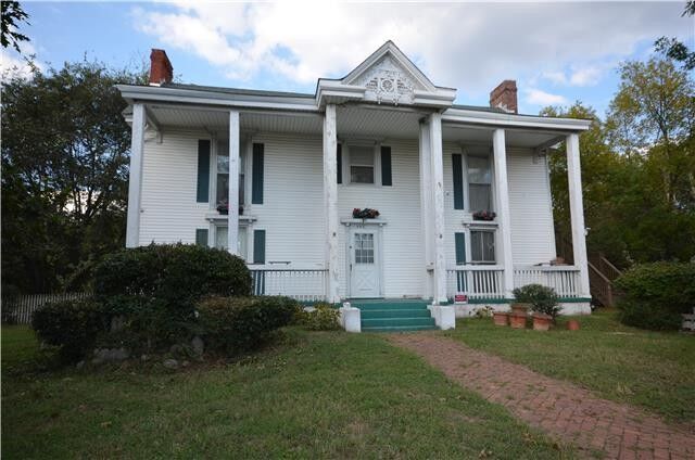 Property Photo:  501 E St  TN 37042 