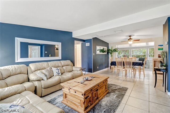 Property Photo: 2140 Harbor Lane FL 34104