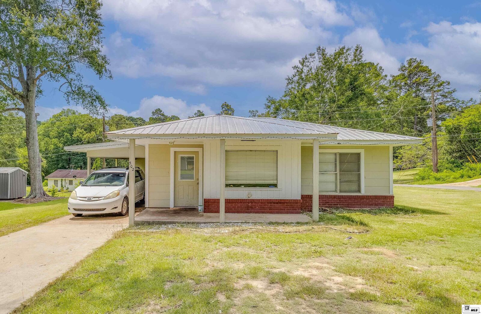 Property Photo: 502 James Avenue LA 71241