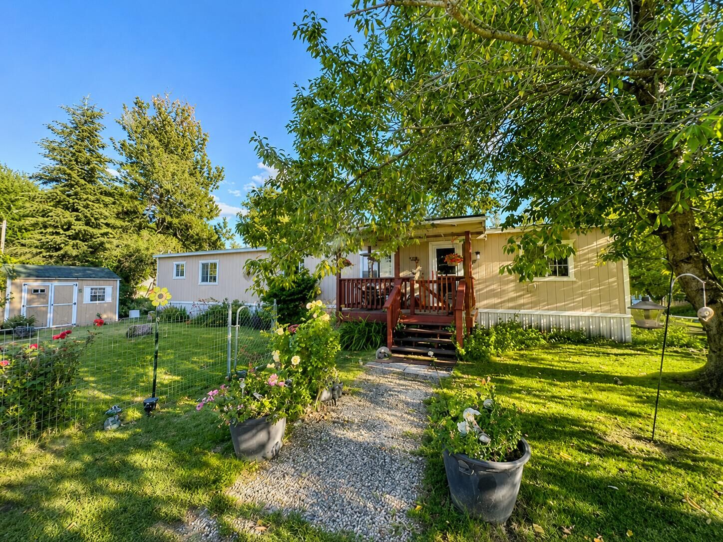 Property Photo:  1030 W 3rd Ave  WA 99141 