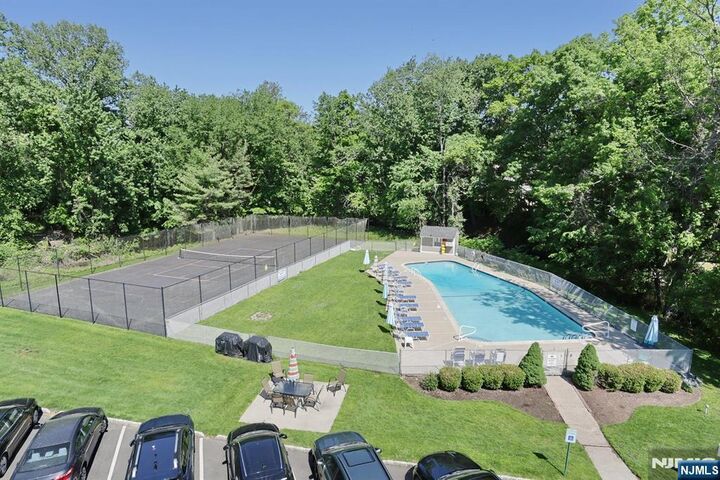 Property Photo:  550 Fairview Avenue 302  NJ 07675 