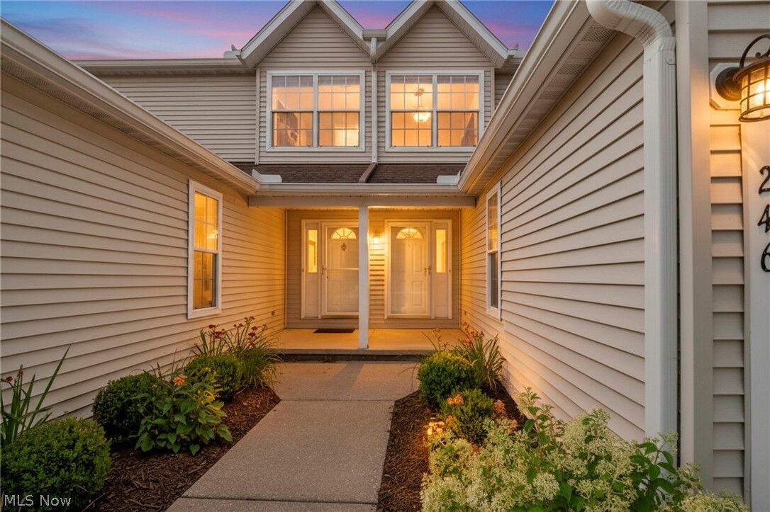 Property Photo:  246 Steeple Chase Run  OH 44067 
