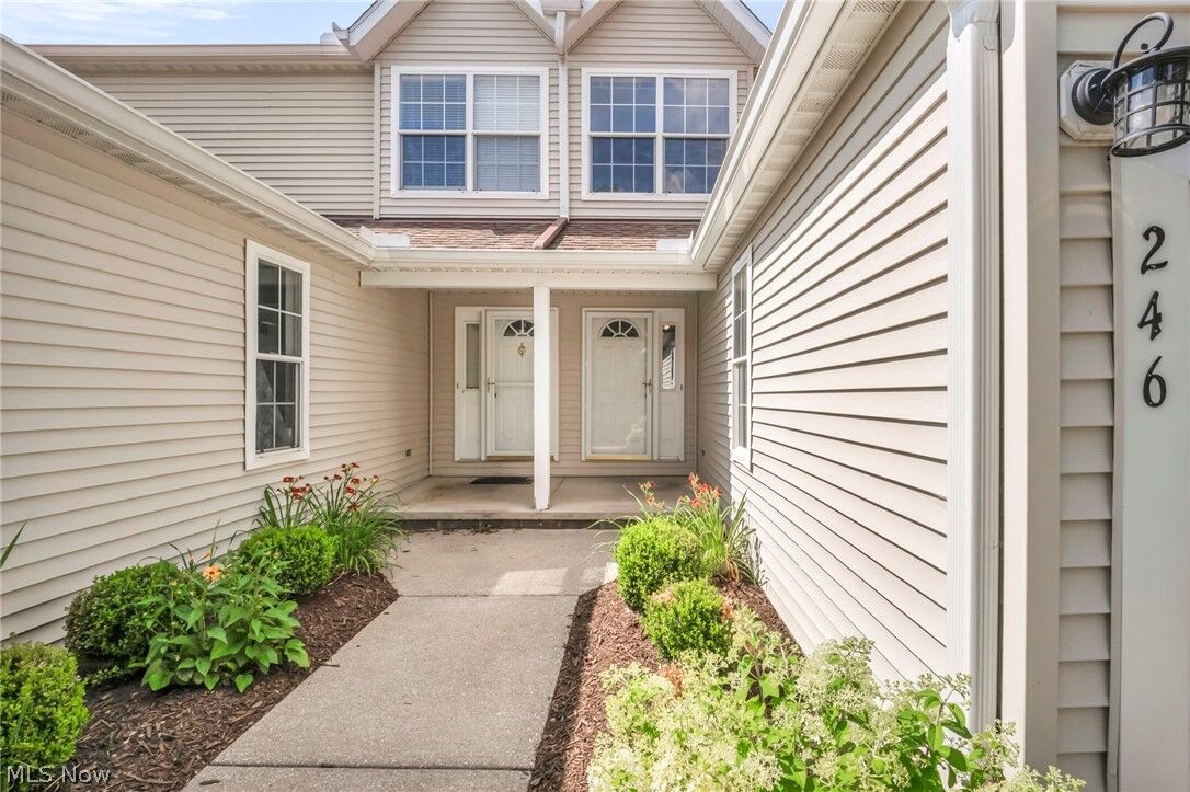 Property Photo:  246 Steeple Chase Run  OH 44067 