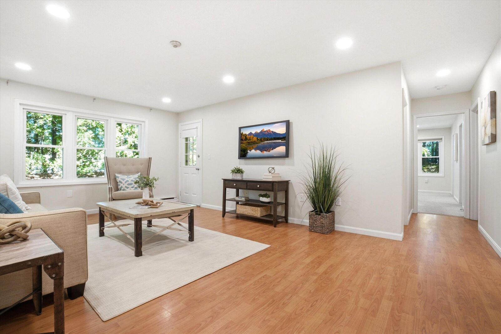 Property Photo: 14 Turnbuckle Lane NH 03054
