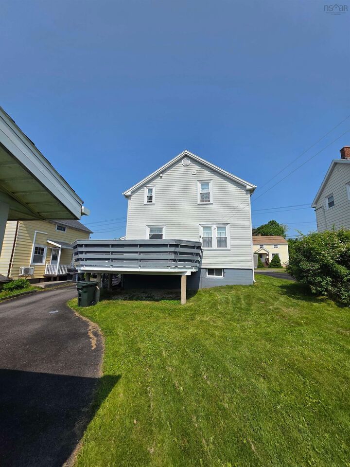 Property Photo:  172 Cabot Street  NS B1P 4E3 
