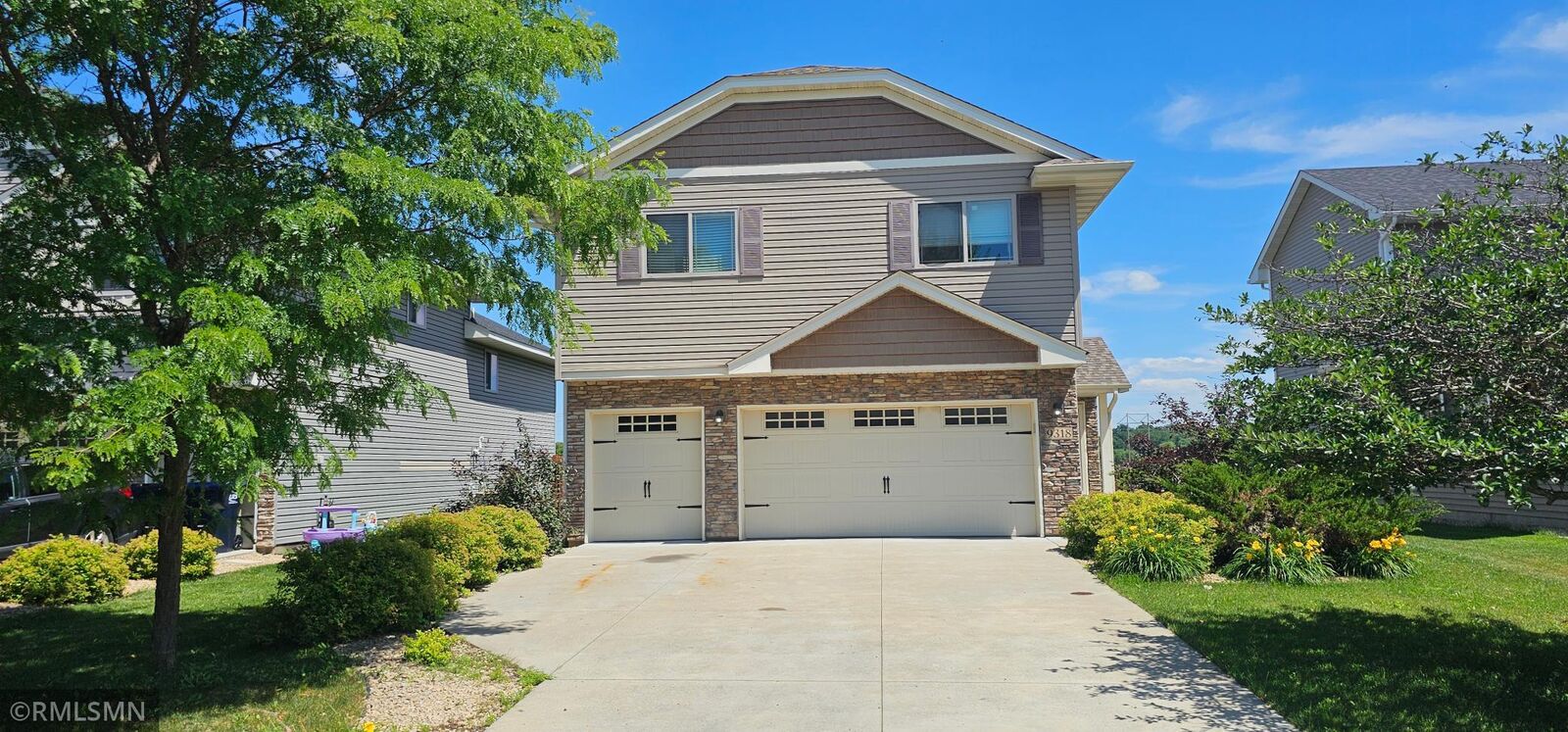 Property Photo:  9318 Golden Pond Lane N  MN 55362 