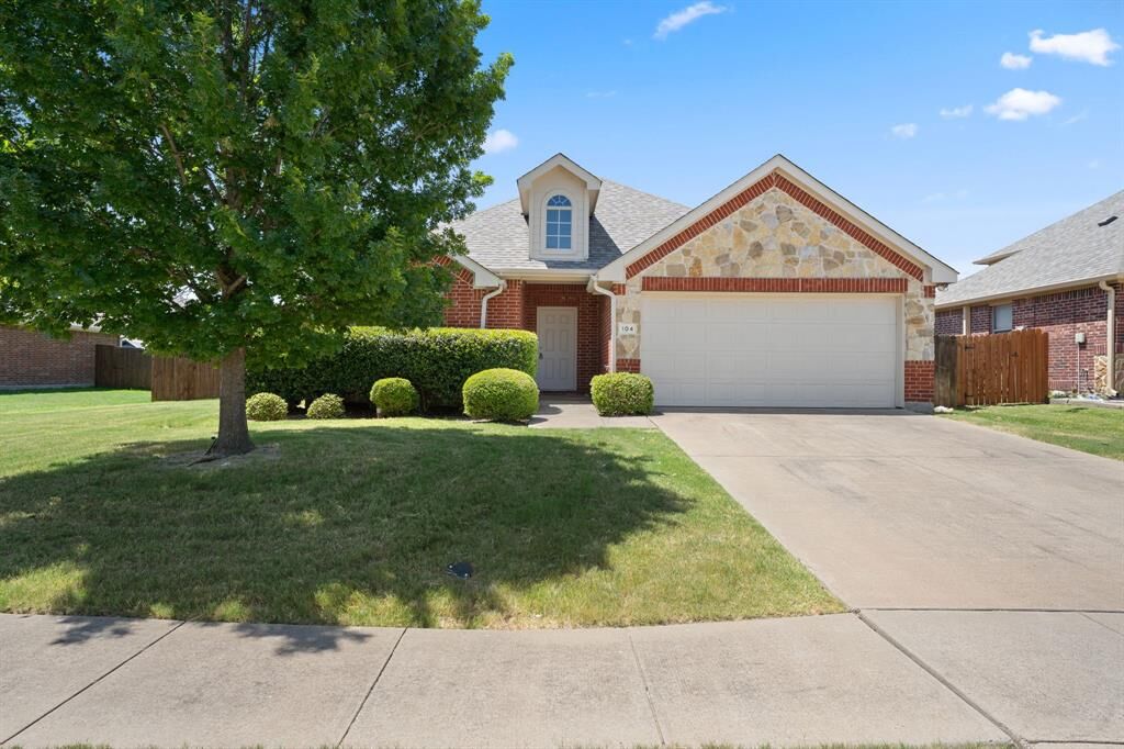 Property Photo:  104 Holly Street  TX 75165 