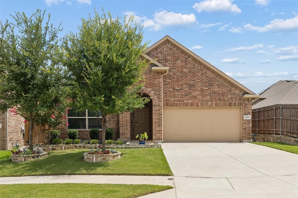 Property Photo: 3908 Crater Circle TX 76137
