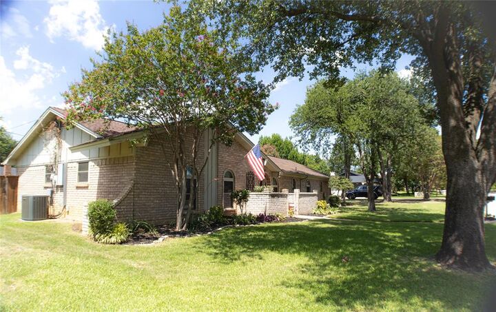 Property Photo:  608 Field Street  TX 76034 