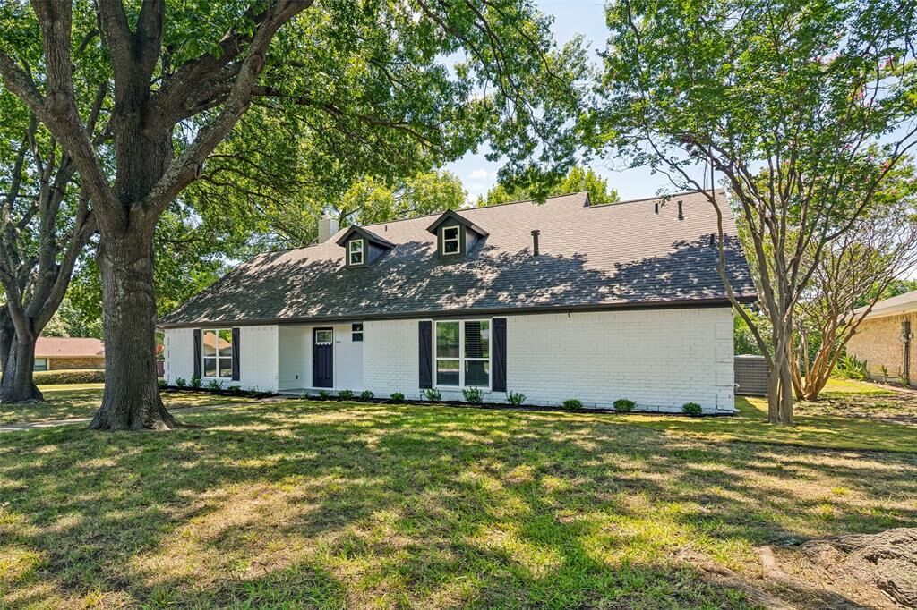 Property Photo:  5121 Vera Cruz Drive  TX 75043 